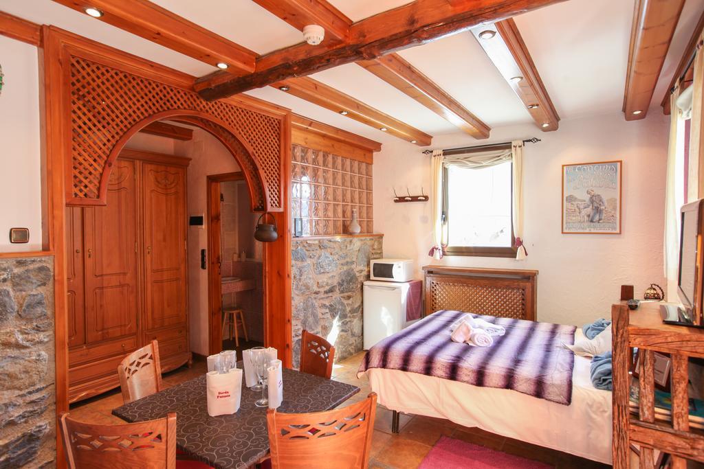 Casa Rural Restaurant Borda Patxeta Canillo Oda fotoğraf